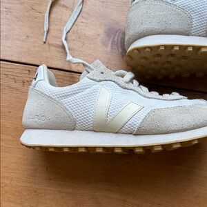 VEJA Rio Branco II sneakers in the white/pierre size 6